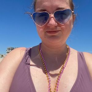 Meet your Posher, Caroline